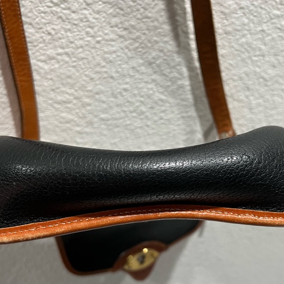 Vintage 1970s Dooney & Bourke Cavalry Spectator Leather Bucket Crossbody Bag - Picture 11 of 16